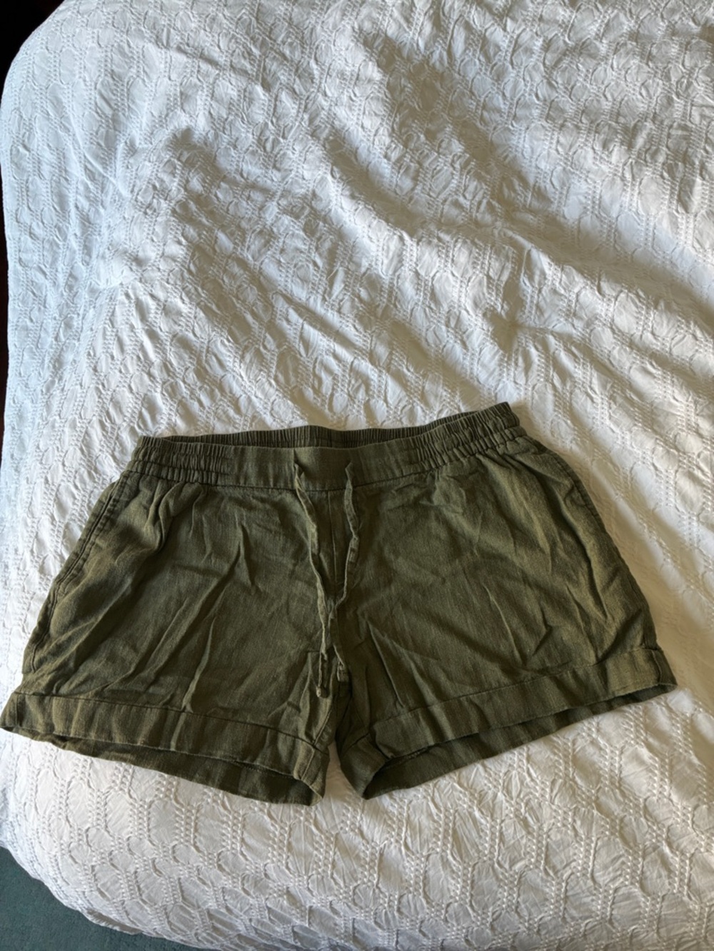 Green linen shorts Medium